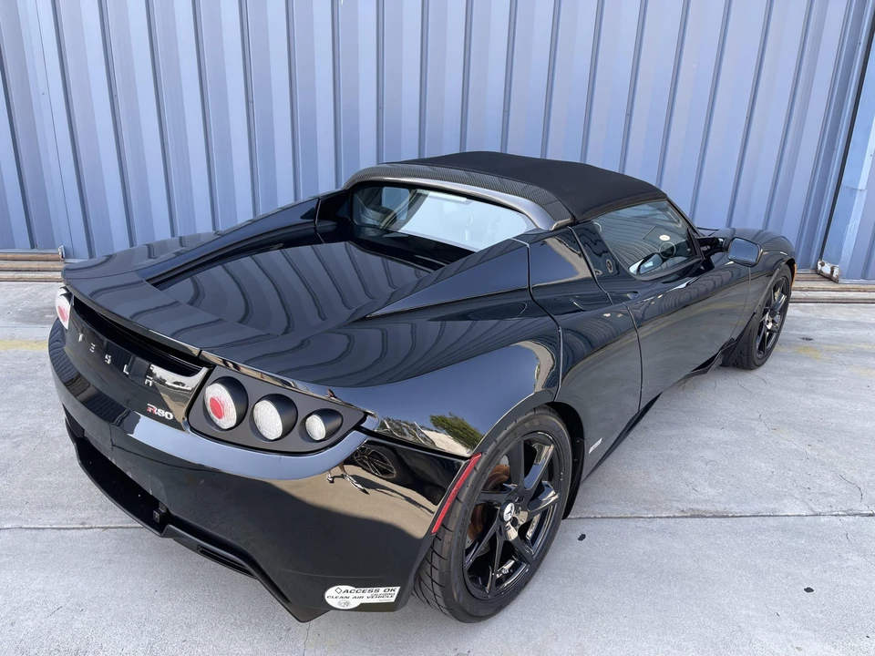 2011 Tesla Roadster - Image 10 of 31