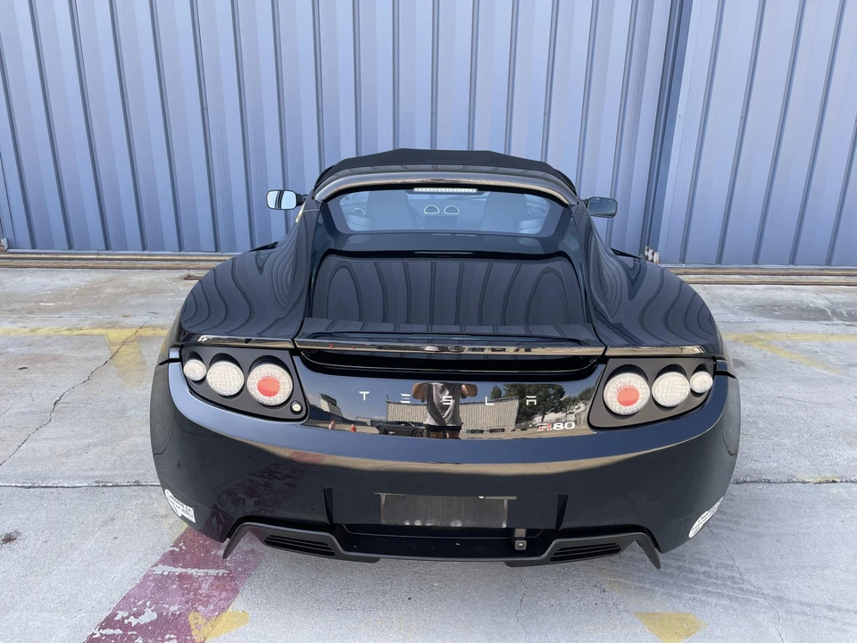 2011 Tesla Roadster - Image 8 of 31