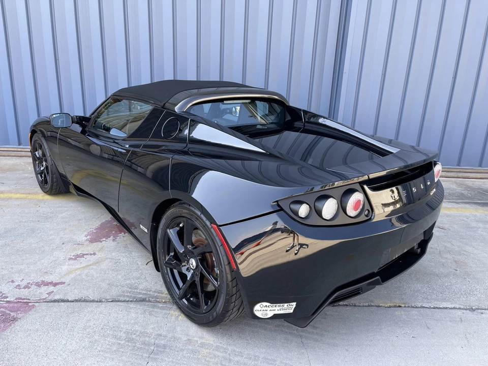 2011 Tesla Roadster - Image 7 of 31