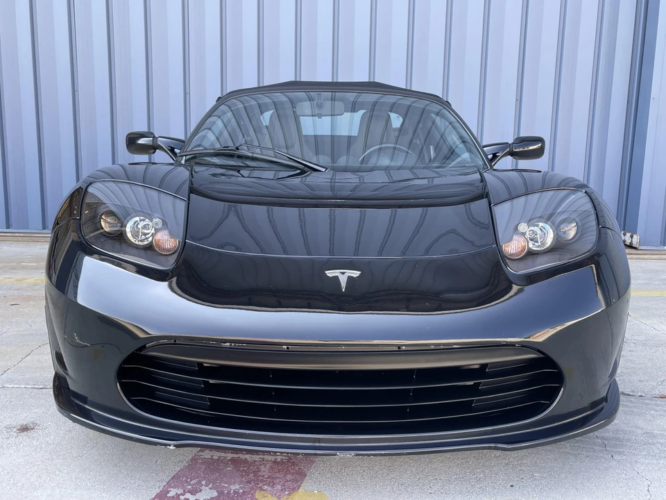 2011 Tesla Roadster - Image 16 of 31