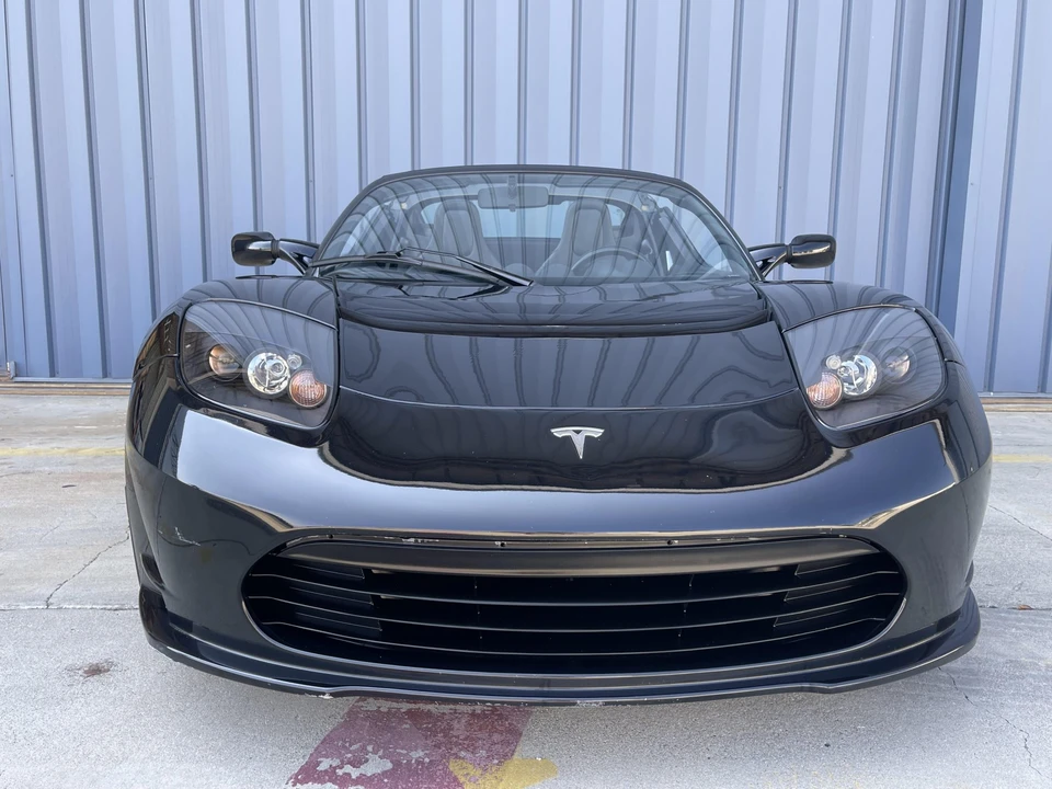 2011 Tesla Roadster - Image 18 of 31