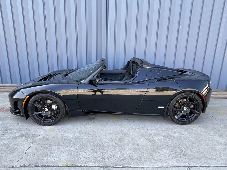 2011 Tesla Roadster - Image 22 of 31