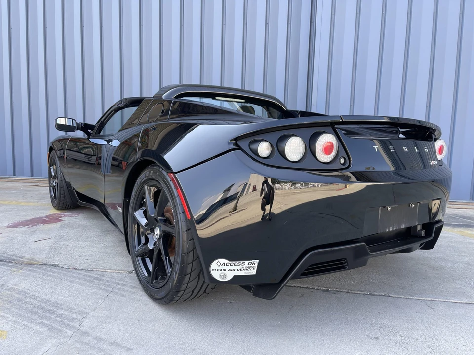 2011 Tesla Roadster - Image 26 of 31