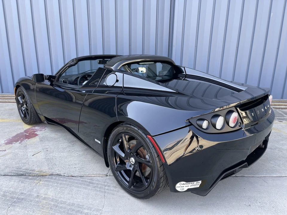 2011 Tesla Roadster - Image 27 of 31