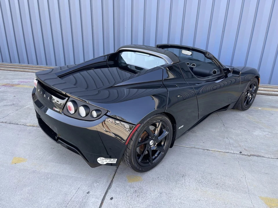 2011 Tesla Roadster - Image 31 of 31