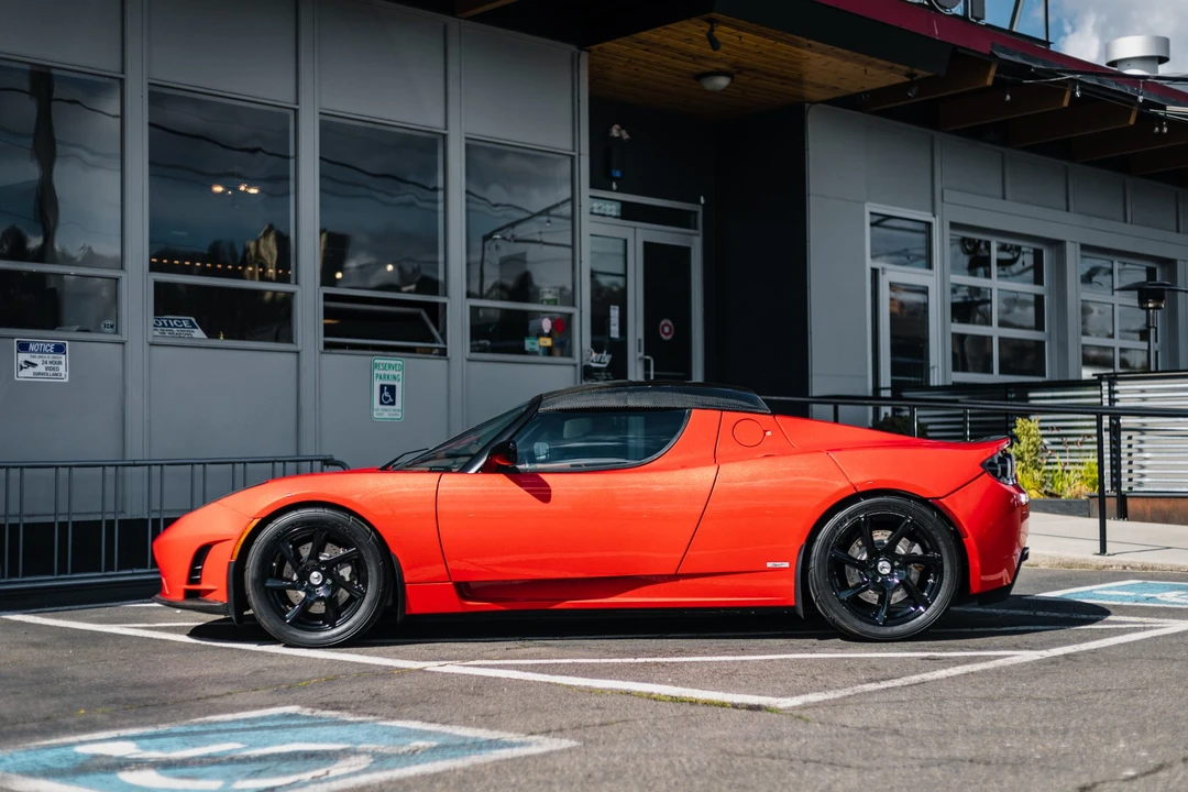 2011 Tesla Roadster - Image 10 of 31