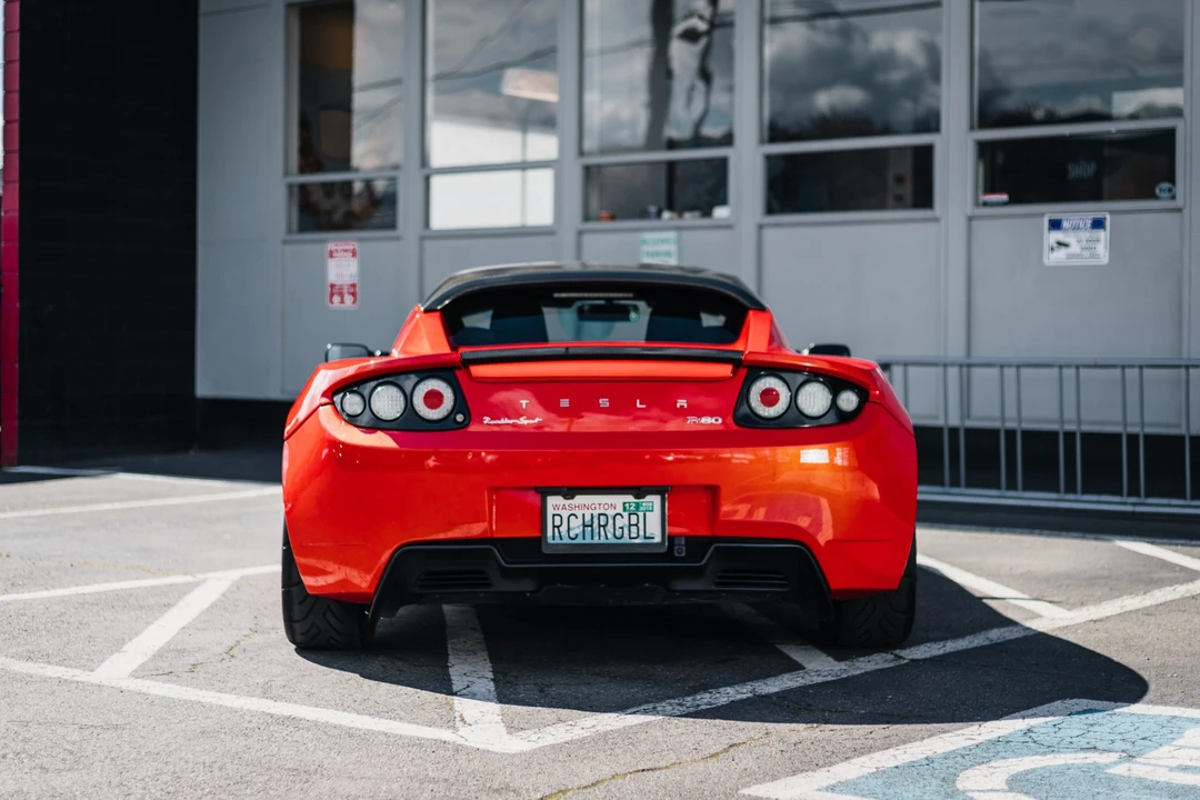 2011 Tesla Roadster - Image 14 of 31