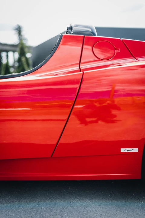 2011 Tesla Roadster - Image 28 of 31