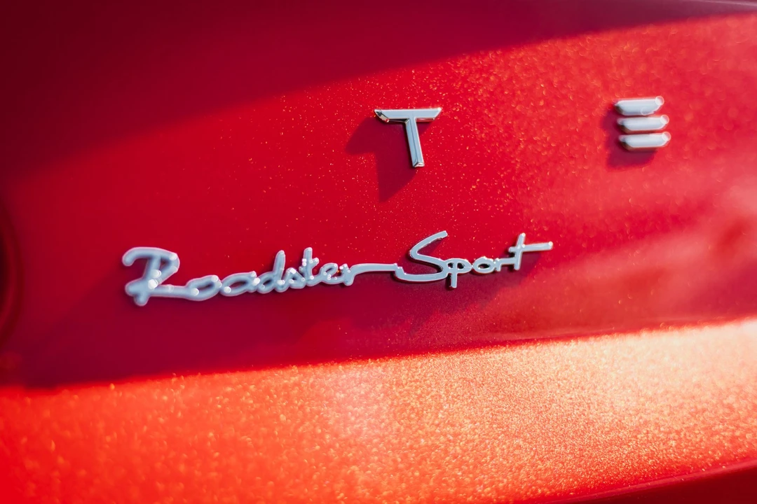 2011 Tesla Roadster - Image 31 of 31