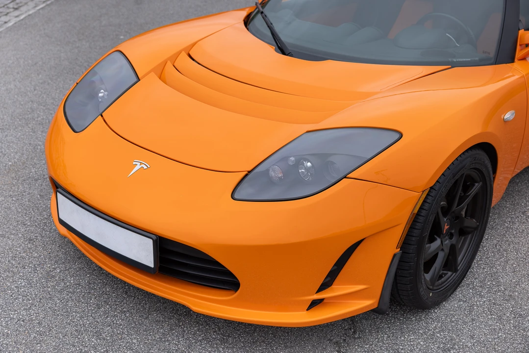 2011 Tesla Roadster - Image 28 of 31