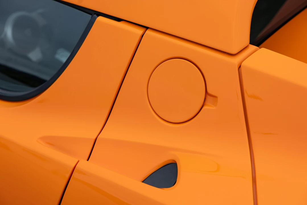 2011 Tesla Roadster - Image 16 of 31