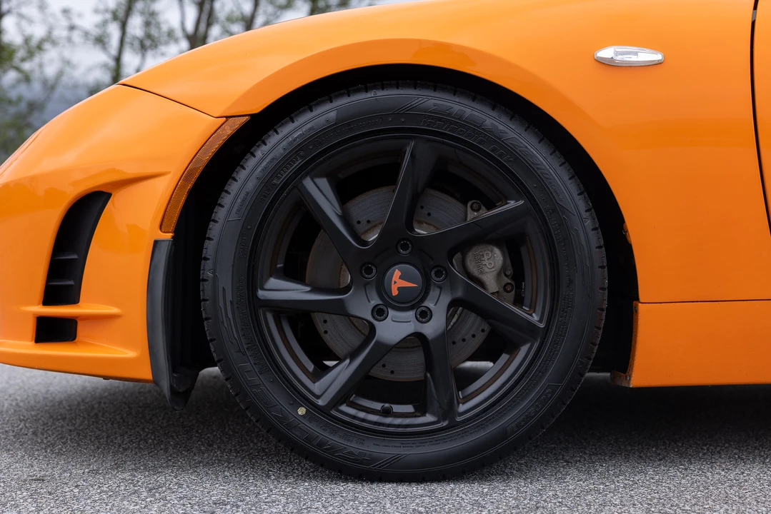 2011 Tesla Roadster - Image 31 of 31