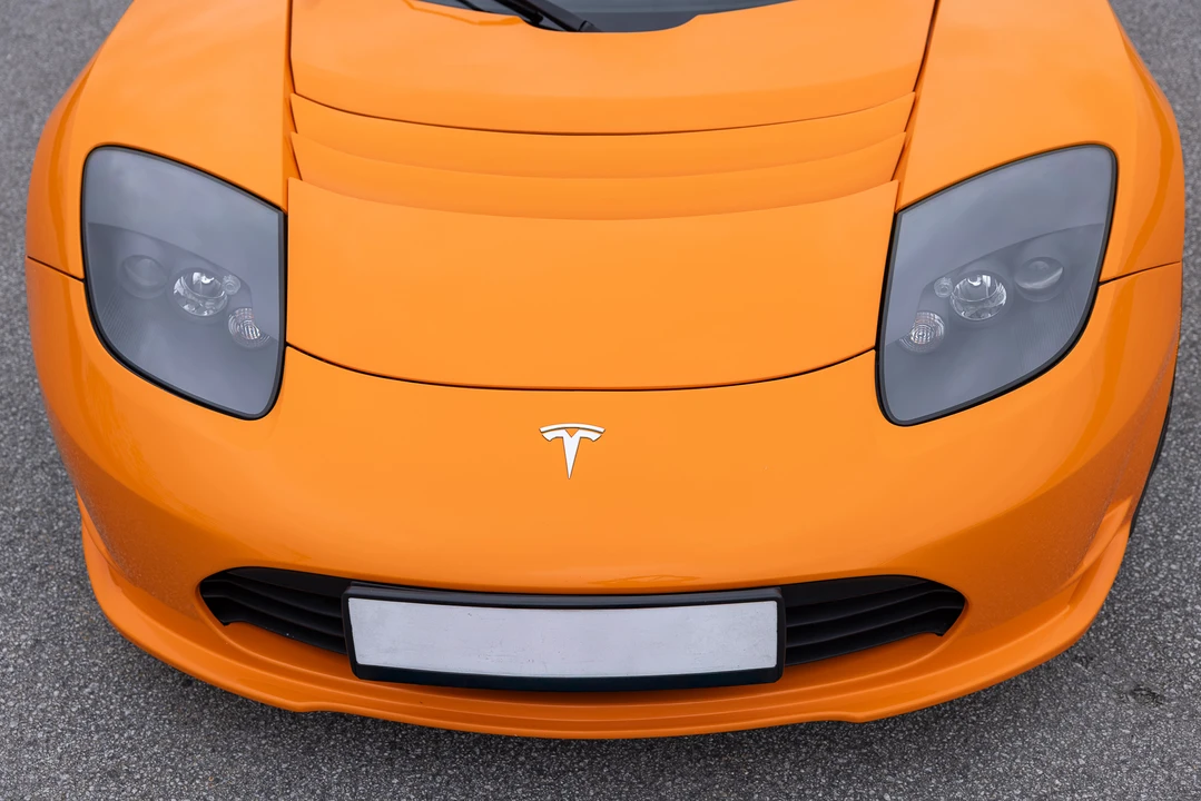 2011 Tesla Roadster - Image 21 of 31