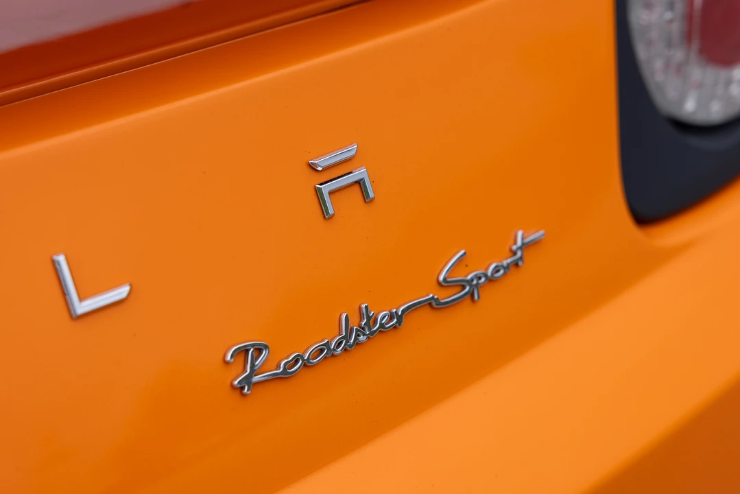 2011 Tesla Roadster - Image 26 of 31