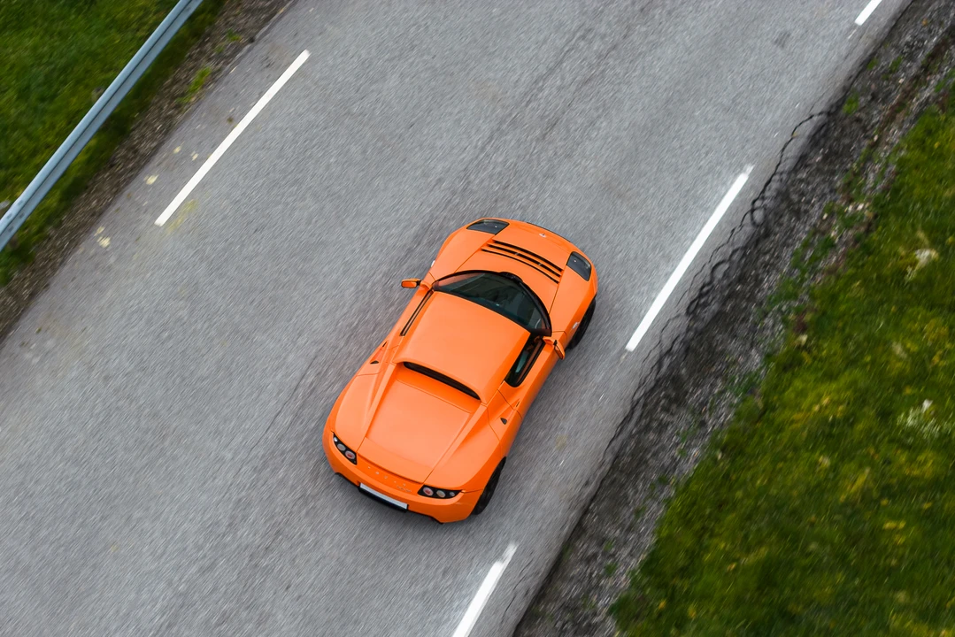 2011 Tesla Roadster - Image 11 of 31