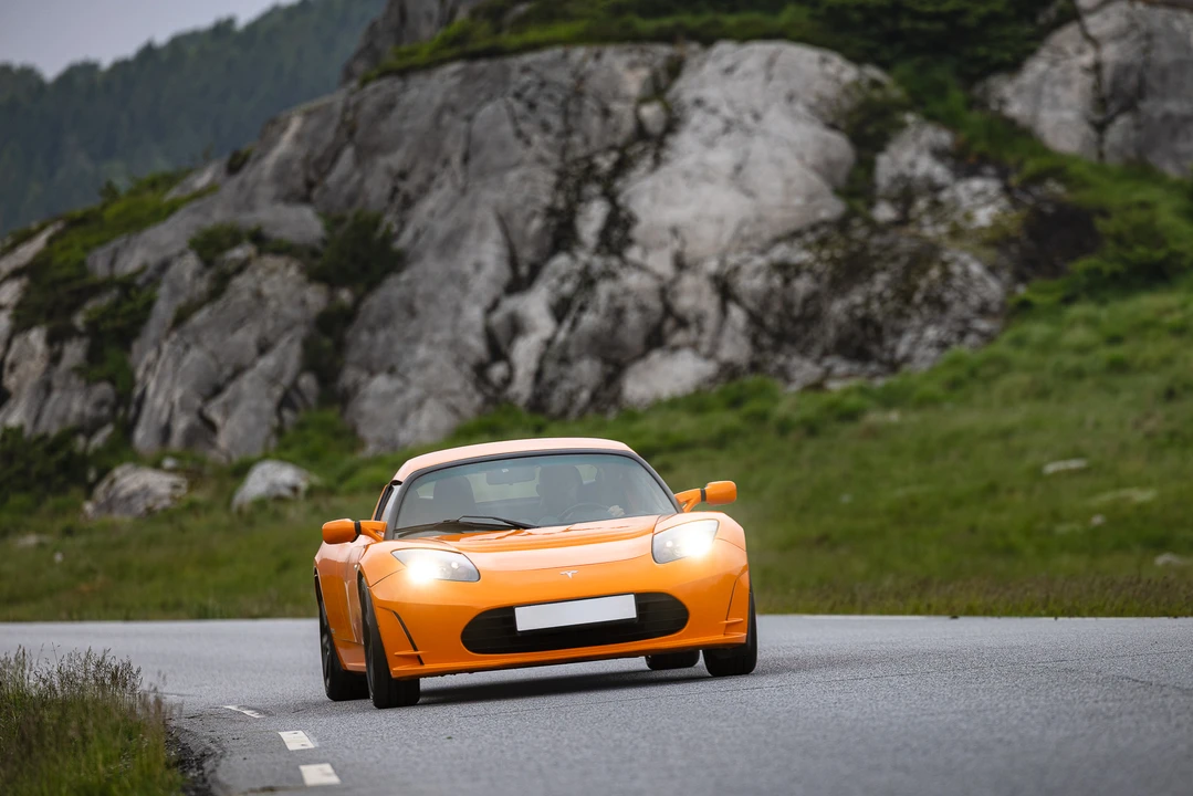2011 Tesla Roadster - Image 14 of 31