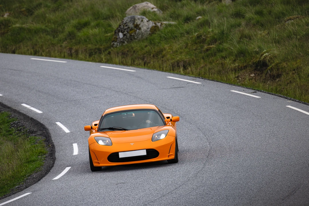 2011 Tesla Roadster - Image 15 of 31