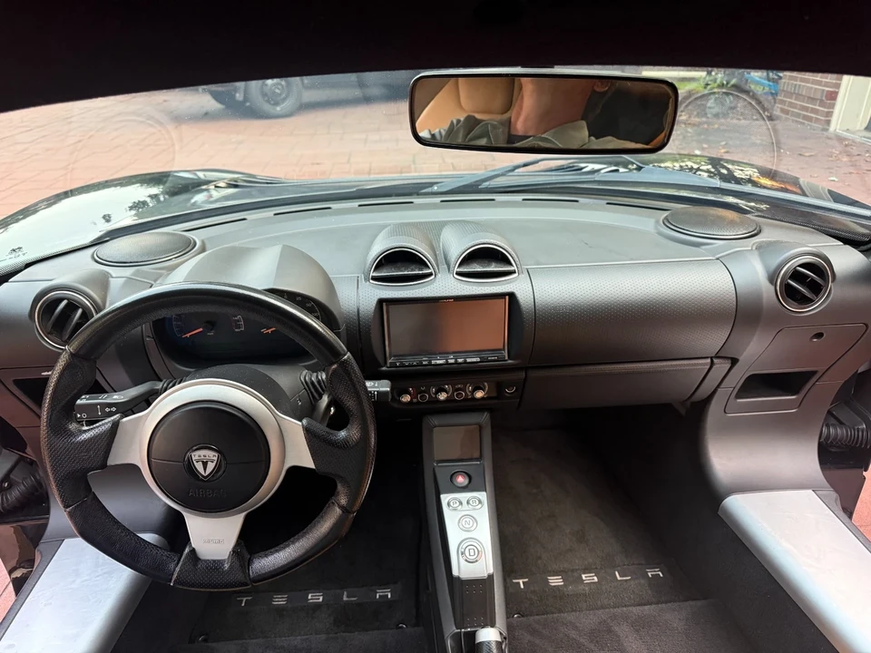 2011 Tesla Roadster - Image 7 of 21