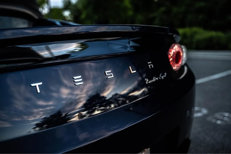 2011 Tesla Roadster - Image 7 of 8