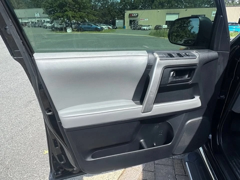 2011 Toyota 4Runner 5th Gen - Image 10 of 20