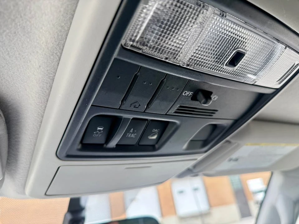 2011 Toyota 4Runner 5th Gen - Image 17 of 18