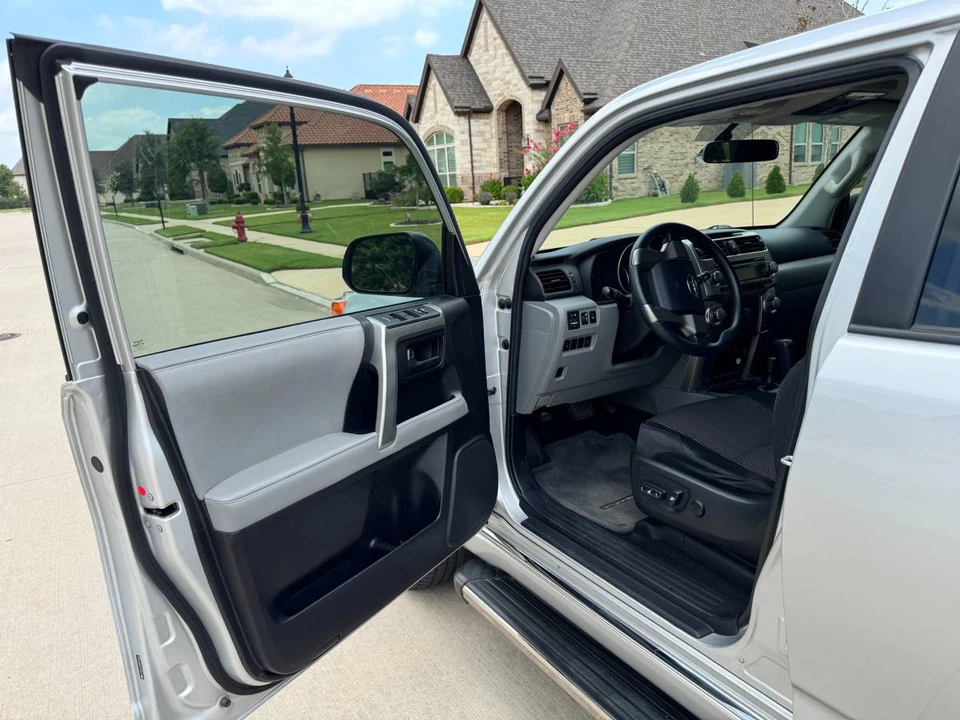 2011 Toyota 4Runner 5th Gen - Image 9 of 24