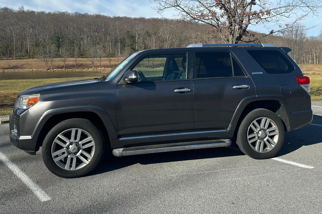 2011 Toyota 4Runner 5th Gen - Image 3 of 31