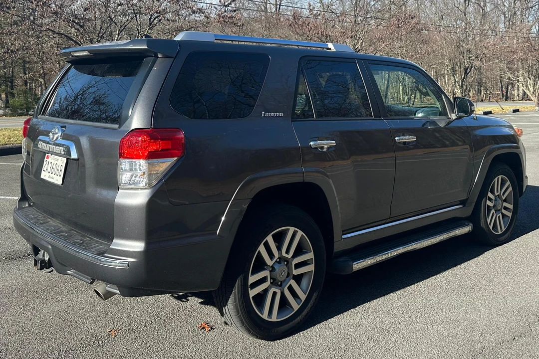 2011 Toyota 4Runner 5th Gen - Image 4 of 31