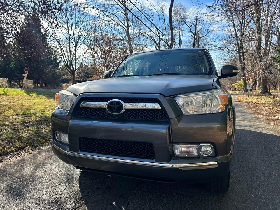 2011 Toyota 4Runner 5th Gen - Image 9 of 31