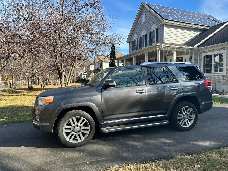 2011 Toyota 4Runner 5th Gen - Image 17 of 31