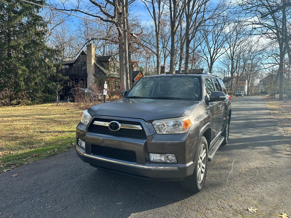 2011 Toyota 4Runner 5th Gen - Image 11 of 31
