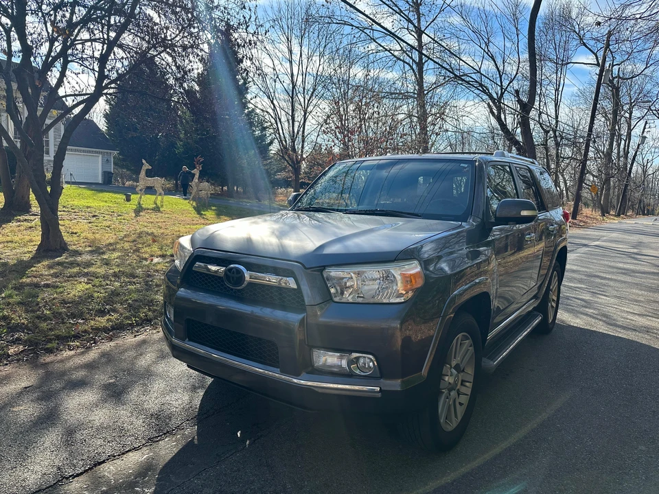 2011 Toyota 4Runner 5th Gen - Image 13 of 31