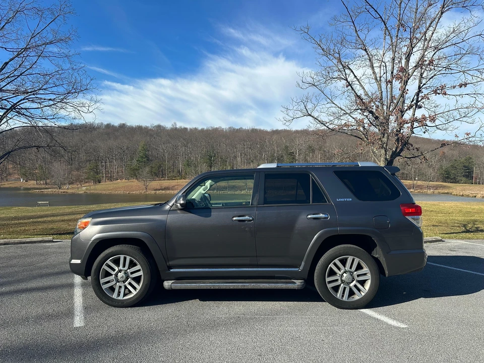 2011 Toyota 4Runner 5th Gen - Image 21 of 31