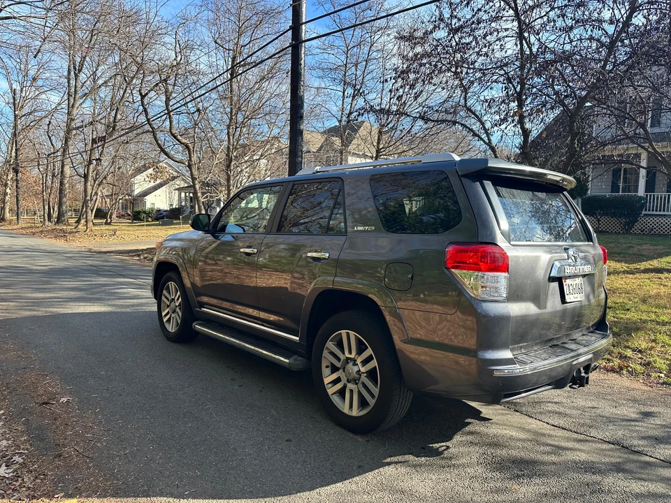 2011 Toyota 4Runner 5th Gen - Image 26 of 31