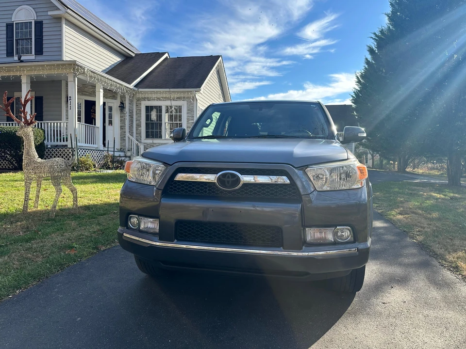2011 Toyota 4Runner 5th Gen - Image 8 of 31