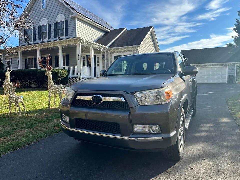 2011 Toyota 4Runner 5th Gen - Image 10 of 31