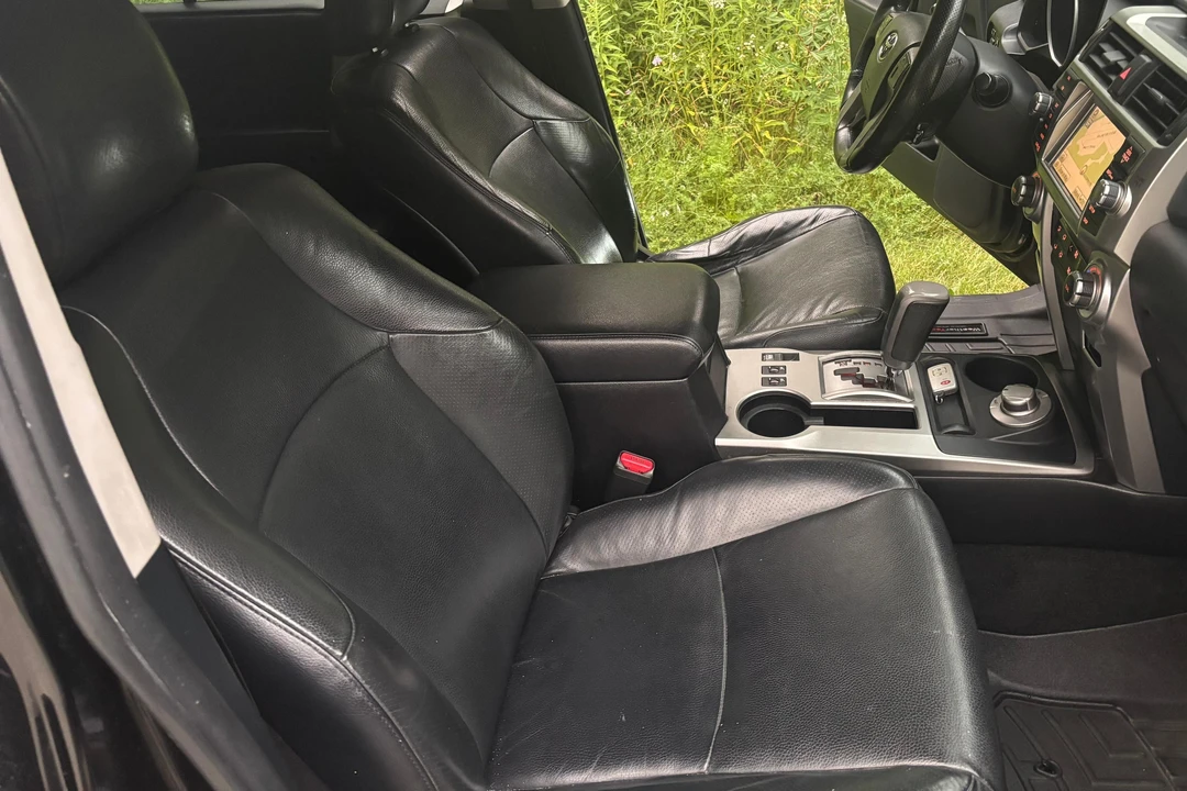 2011 Toyota 4Runner 5th Gen - Image 26 of 31