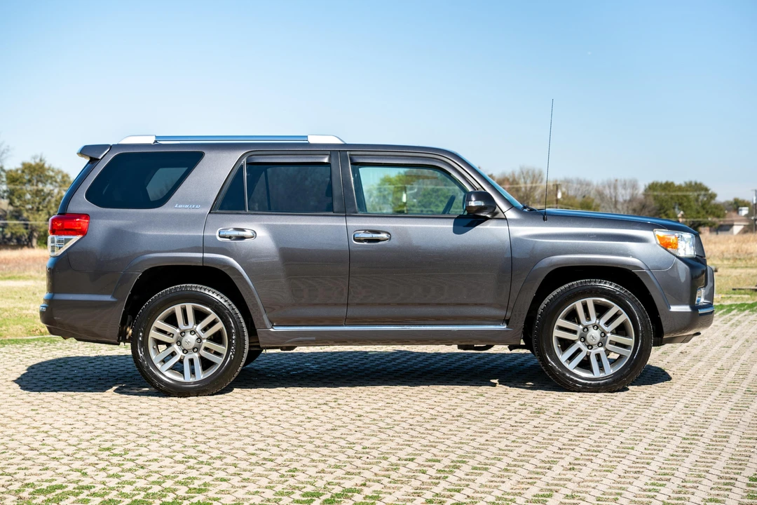2011 Toyota 4Runner 5th Gen - Image 9 of 31