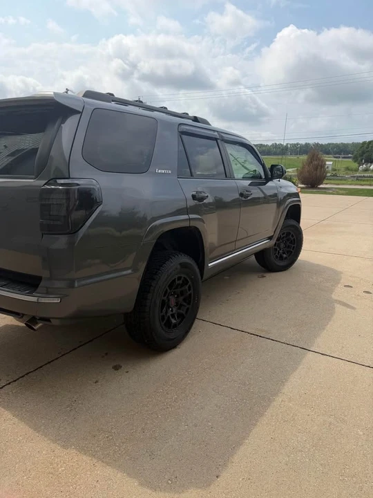 2011 Toyota 4Runner 5th Gen - Image 4 of 12