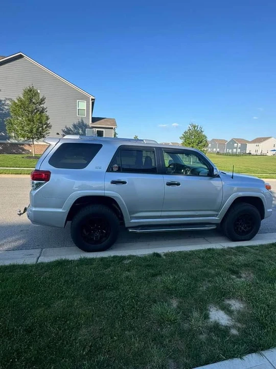 2011 Toyota 4Runner 5th Gen - Image 7 of 12