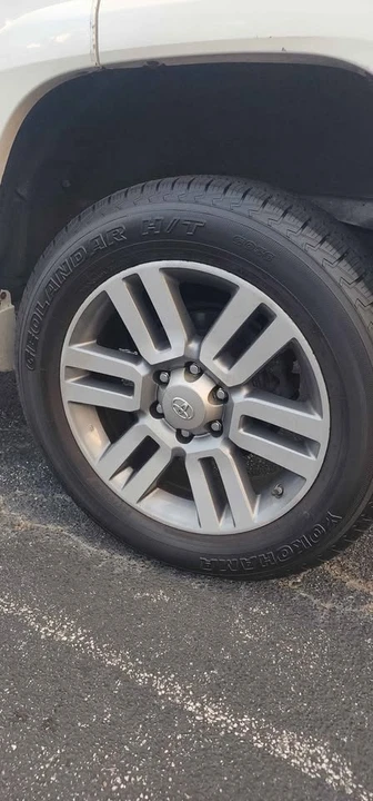 2011 Toyota 4Runner 5th Gen - Image 9 of 12