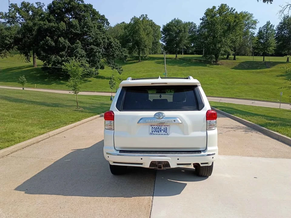2011 Toyota 4Runner 5th Gen - Image 10 of 16