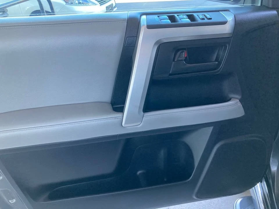 2011 Toyota 4Runner 5th Gen - Image 11 of 15
