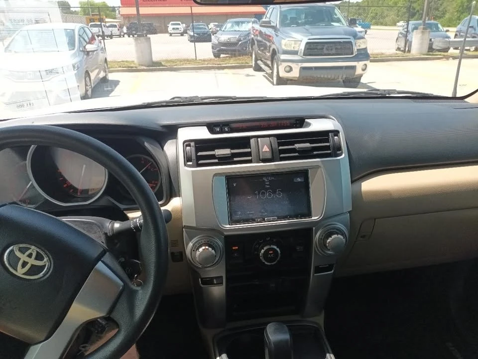 2011 Toyota 4Runner - Image 11 of 12