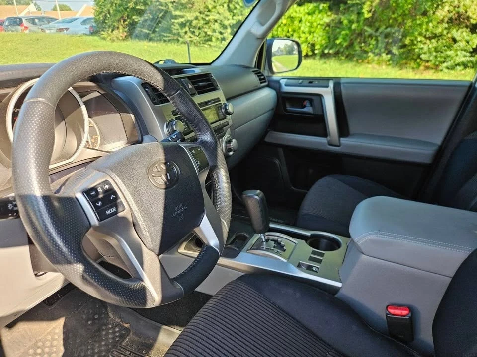 2011 Toyota 4Runner 5th Gen - Image 9 of 20