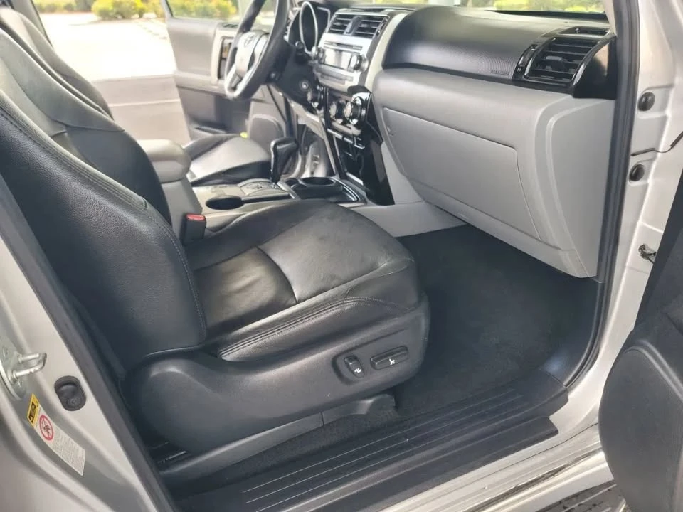 2011 Toyota 4Runner 5th Gen - Image 9 of 12