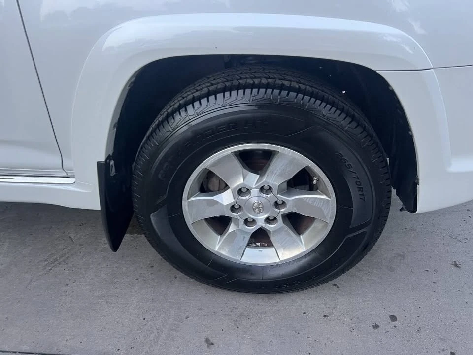 2011 Toyota 4Runner 5th Gen - Image 18 of 19