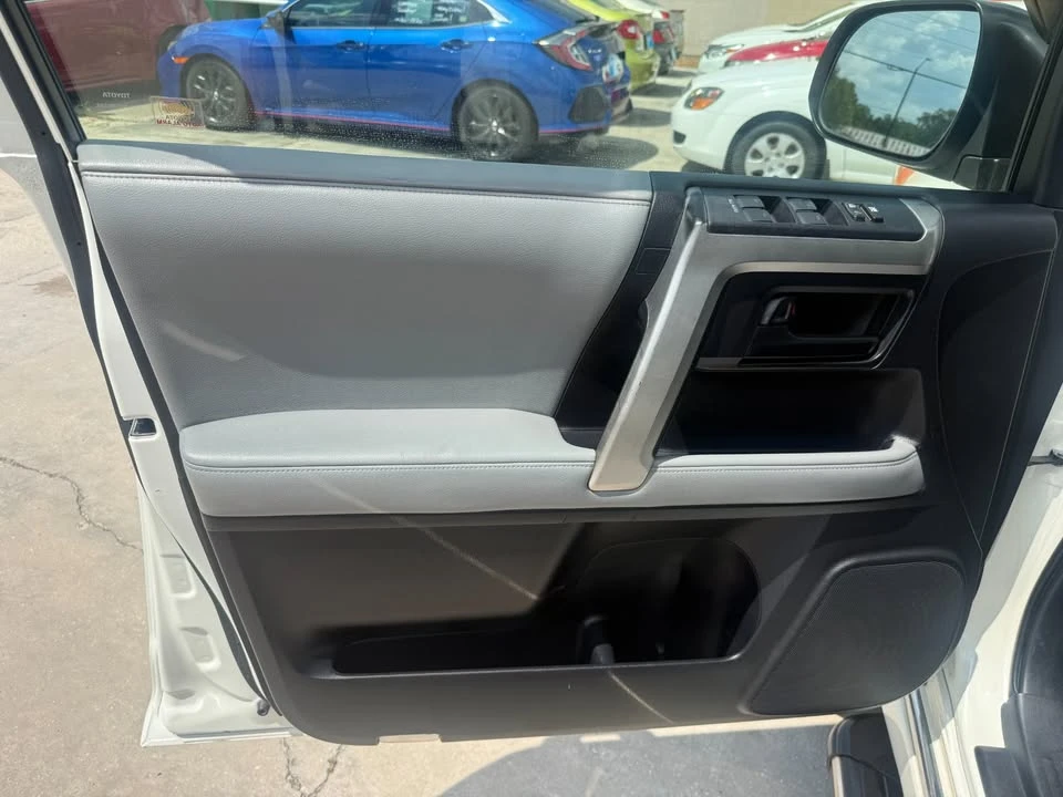 2011 Toyota 4Runner 5th Gen - Image 6 of 17