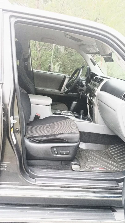 2011 Toyota 4Runner 5th Gen - Image 8 of 10