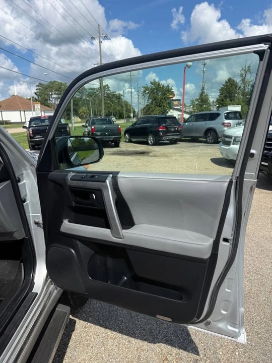 2011 Toyota 4Runner 5th Gen - Image 13 of 16